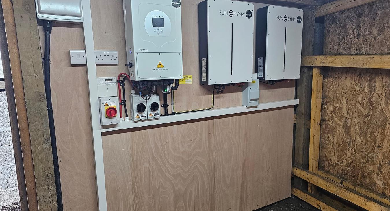 Harnessing Solar Power: The Role of Storage Batteries in Solar PV Installations